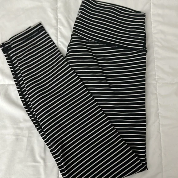 Lululemon Striped Leggings, Size 12 - Picture 3 of 3